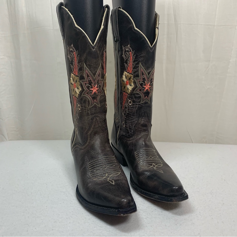J. B. Dillon Distressed Embroidered Boots 
Size 6.5B Dark Brown Made in Mexico‎